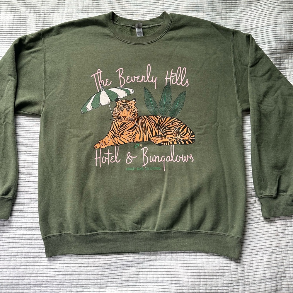 Sweatshirt size L